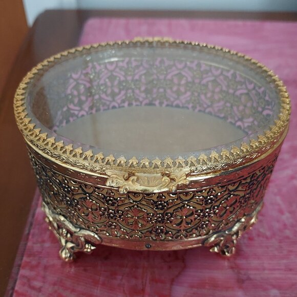 Vtg Oval Gold Tone Filigree Ormolu Footed Jewelry Box w/ Clear Glass Hinged Top - Picture 2 of 16